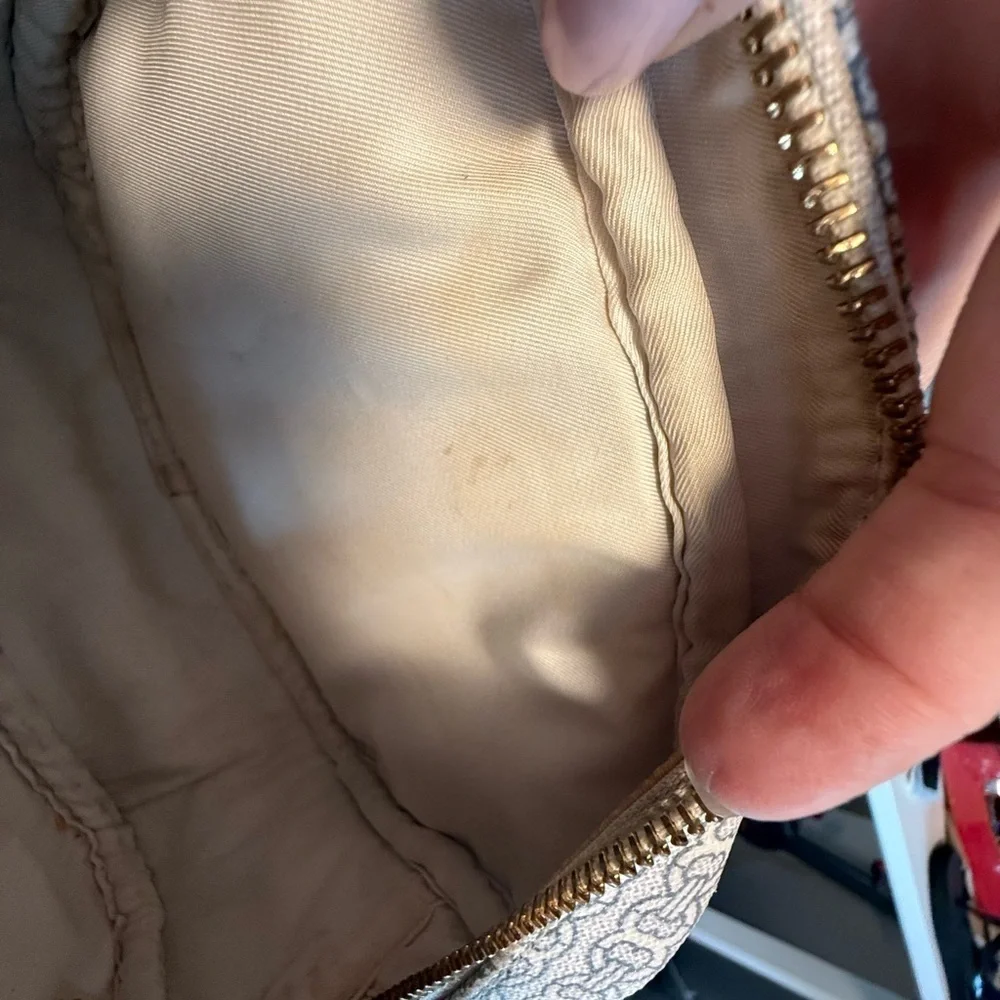 Tory Burch Gemini Link Crossbody Camera Bag Preloved Condition ( stained inside)
